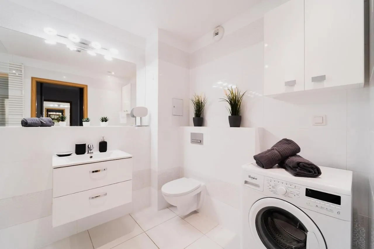 Apart City Center - 3 Rooms - Parking Place Wroclaw